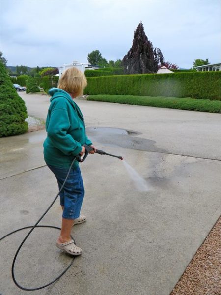 My job was to clean the driveway.