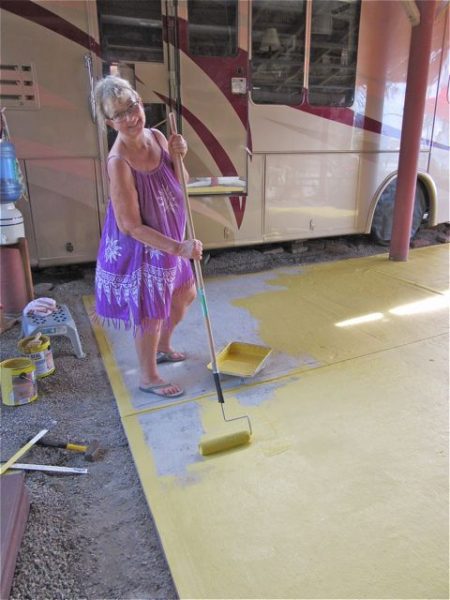 We had decided on a color more or less before we left last April. We bought a special cement paint in Lowe's in Palm Springs. Each gallon cost $50.00 US, good thing we bought 2 gallons. The cement soaked it up.